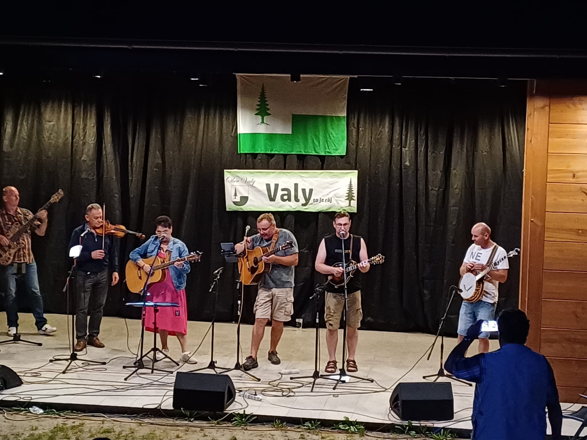 514371881_1318793403586860_5279105609254584172_n